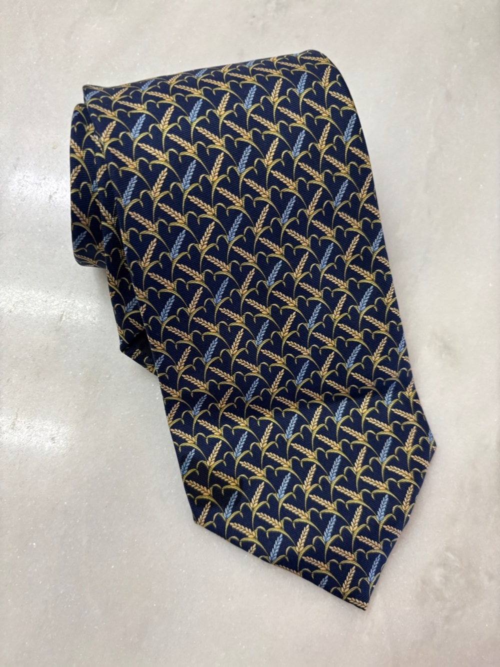 Burberry London Silk Tie Navy Blue Gold Wheat Stalk Pattern Luxury Necktie